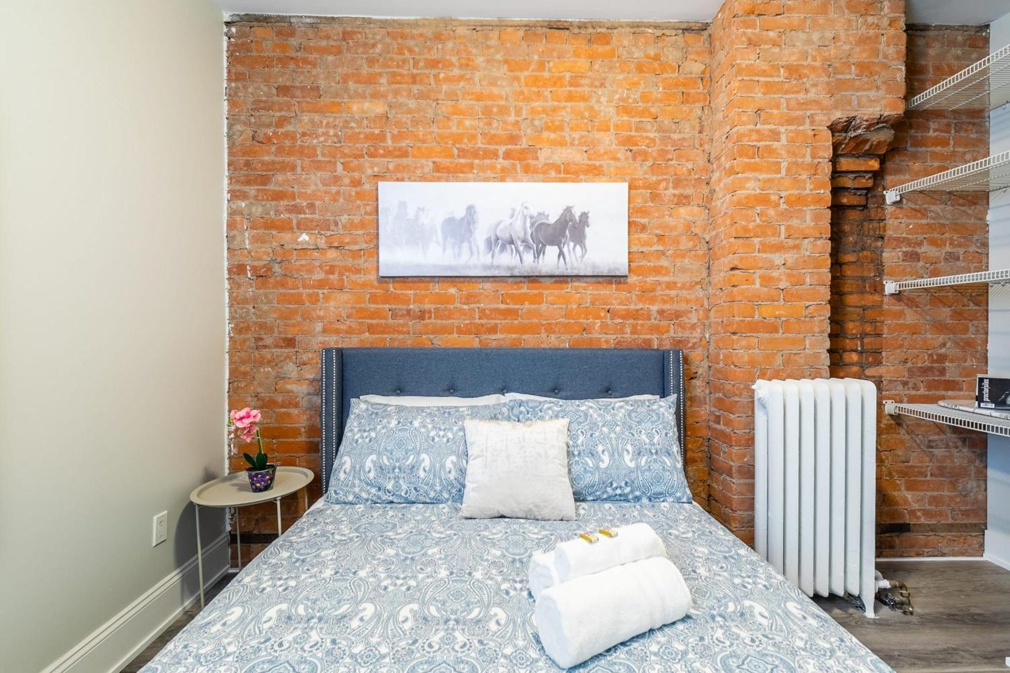 1Br - Queen Bed Apartment In Hamilton'S Best Neighborhood Exteriör bild